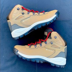 Columbia Newton Ridge Plus Hiking Boots